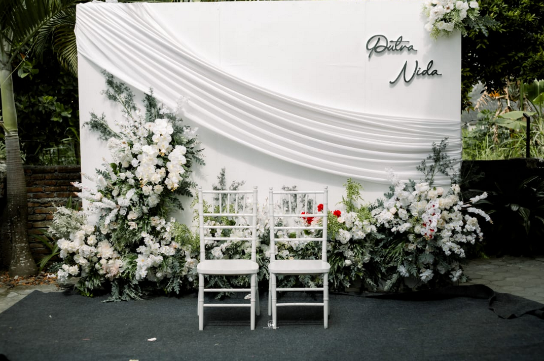 intimate akad decoration